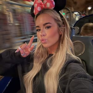 Thumbnail of Эмили Элизабет