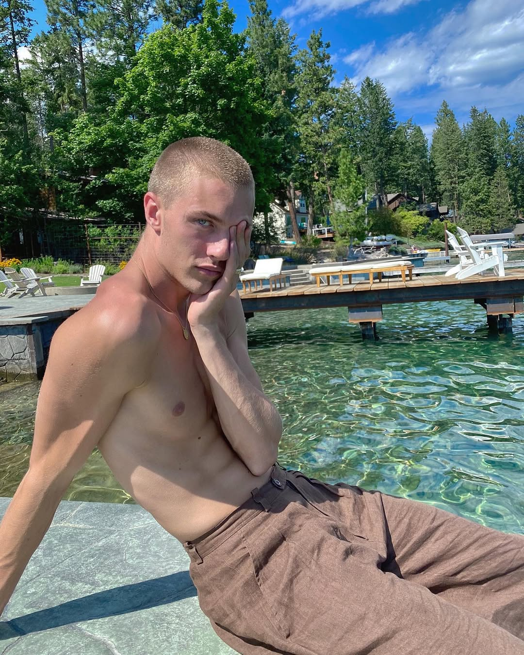 Thumbnail of Лаки Блу Смит