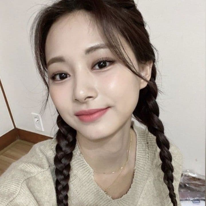 Thumbnail of Tzuyu