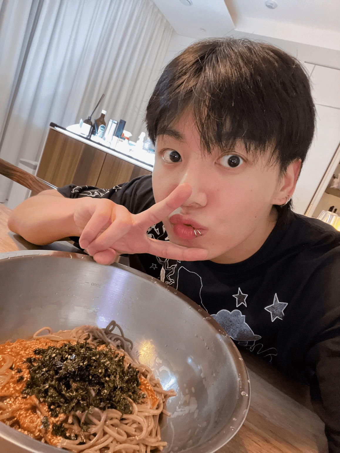 Thumbnail of Чонгук (ютубер Mukbang)