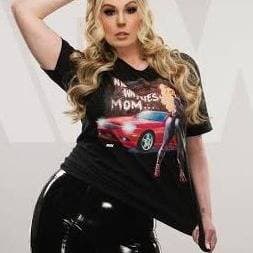 Thumbnail of Мать Уэйн