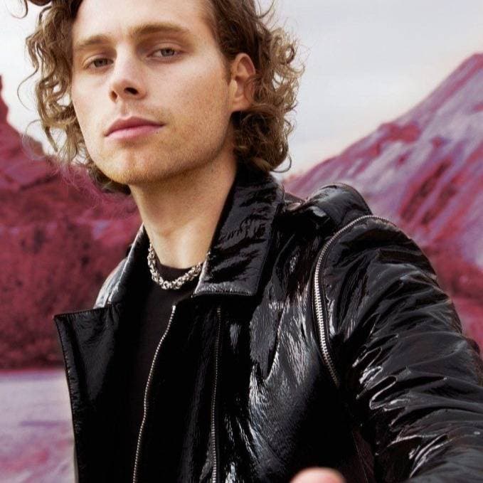 Thumbnail of Luke hemmings 