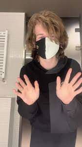 Thumbnail of (Добрый вечер, я Рэнбу, рад познакомиться.)