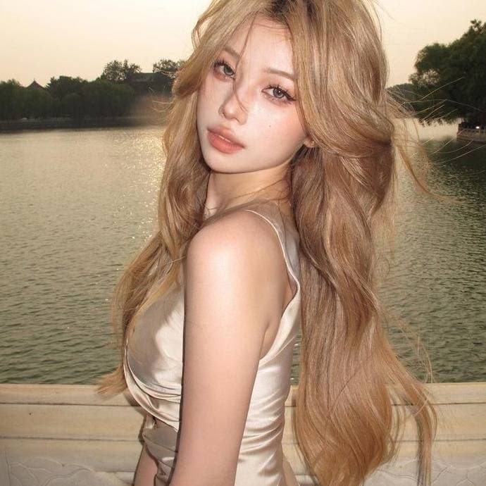 Thumbnail of Лейла Коллинз