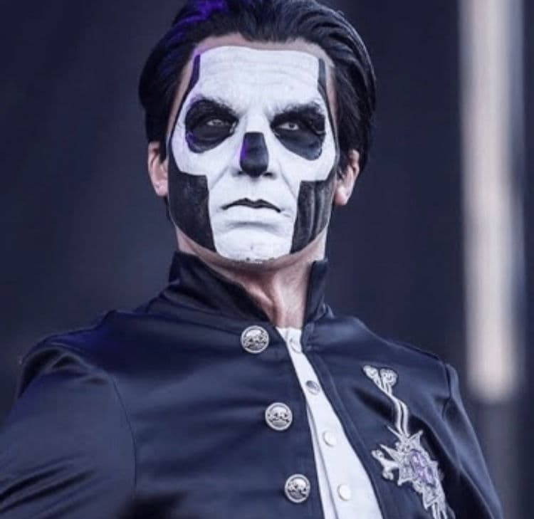 Thumbnail of Terzo (Papa Emeritus iii) 