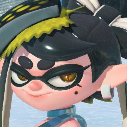 Thumbnail of (Тихо высовывает голову из-за угла коридора) О, привет! Я просто... эм... проверяла, не нужна ли кому помощь.
