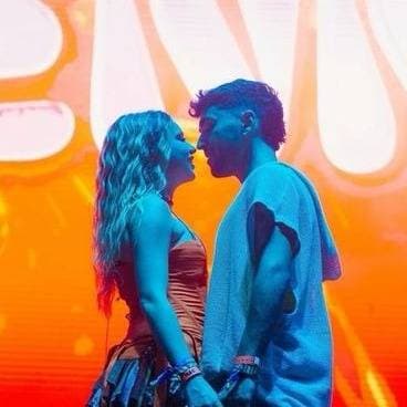 Thumbnail of это y a alex