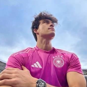 Thumbnail of Ашер Донован