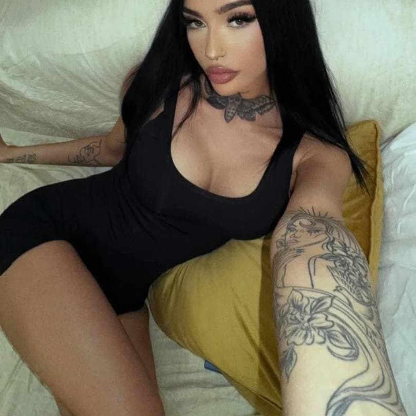 Thumbnail of Viviana