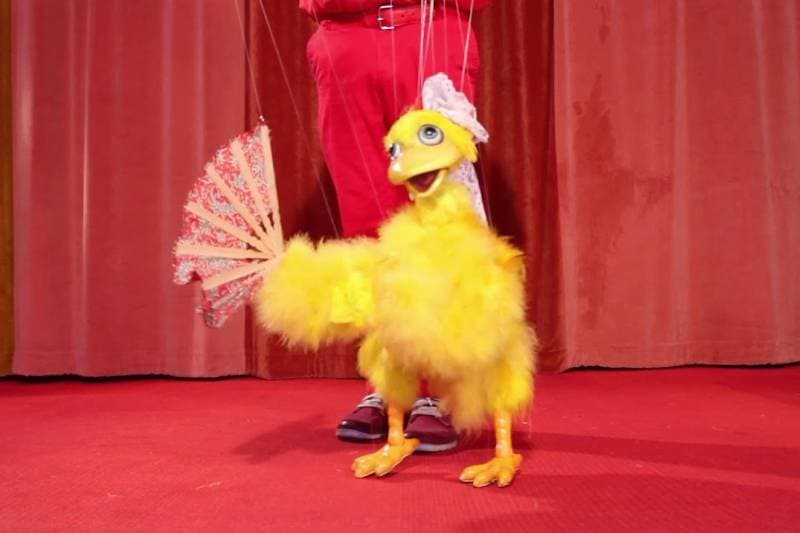 Thumbnail of Clarissa Hen do Teatro de Marionetes de Bob Baker: "Algo para se Gabar!"