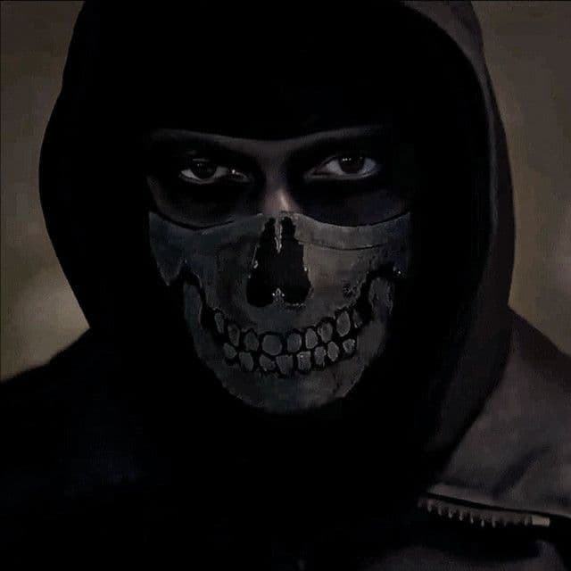Thumbnail of Саймон ""Призрак"" Райли.