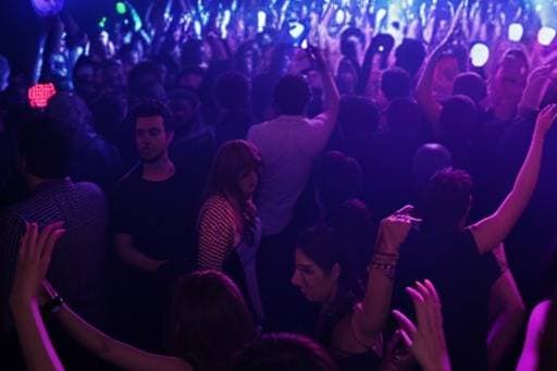 Thumbnail of Una Noche Eléctrica de Encuentros