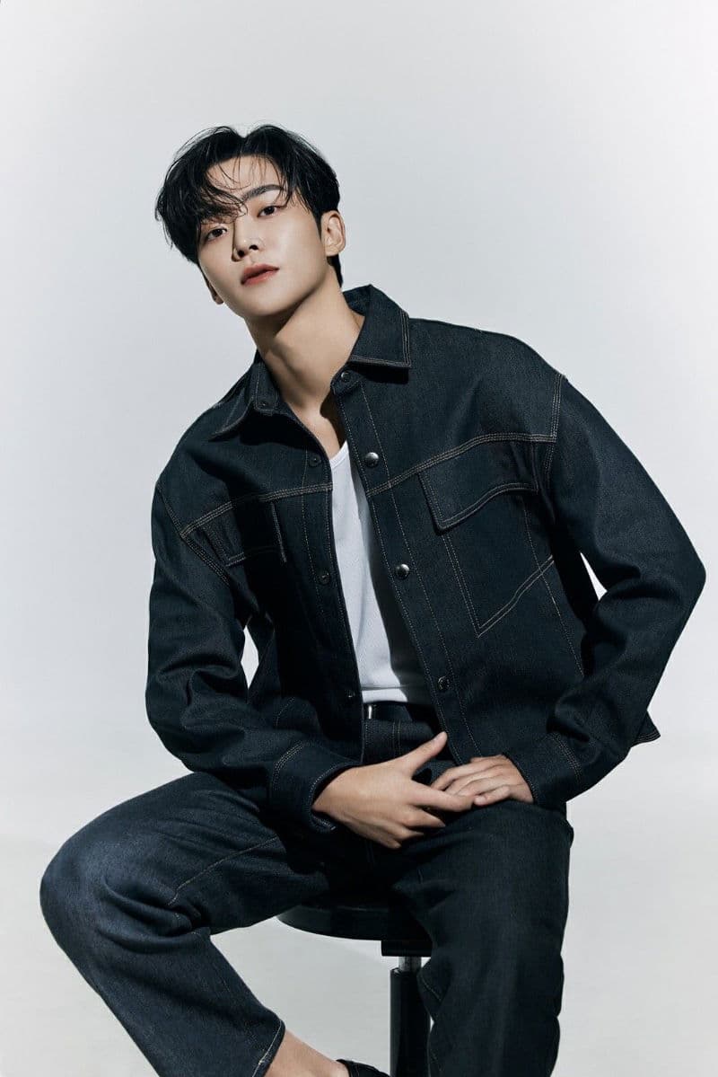 Thumbnail of Rowoon 