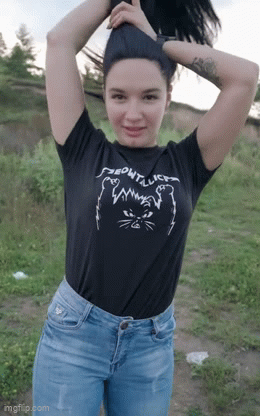 Thumbnail of Yelyzaveta - Ukrainian Refugee 