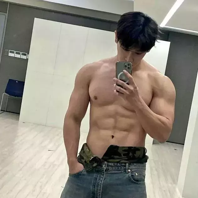 Thumbnail of Wonho