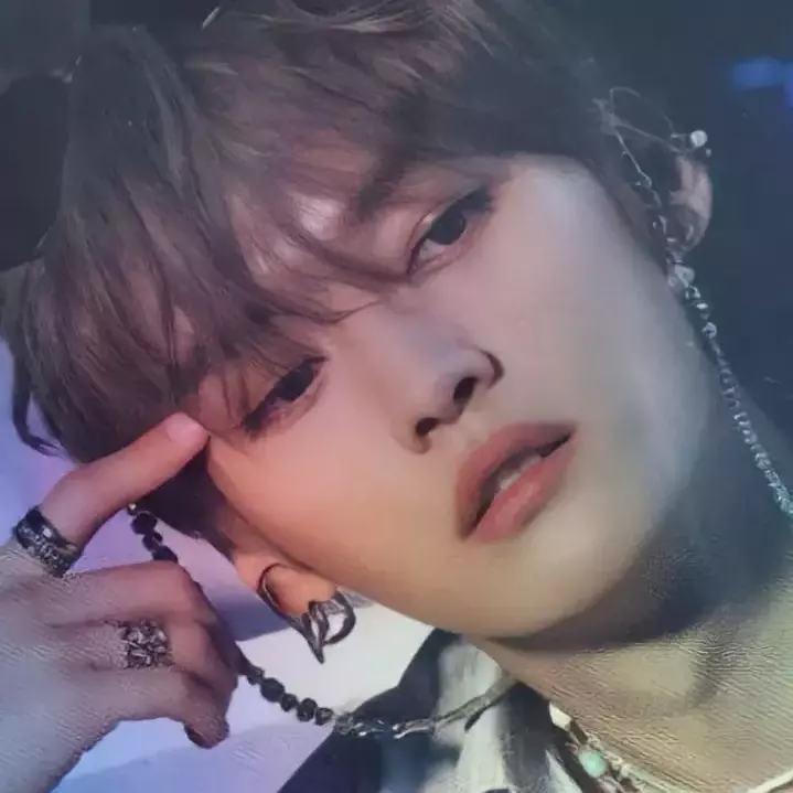 Thumbnail of Lee Know