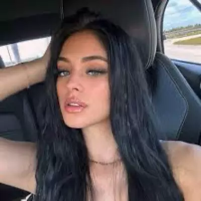 Thumbnail of Камилла Араужо