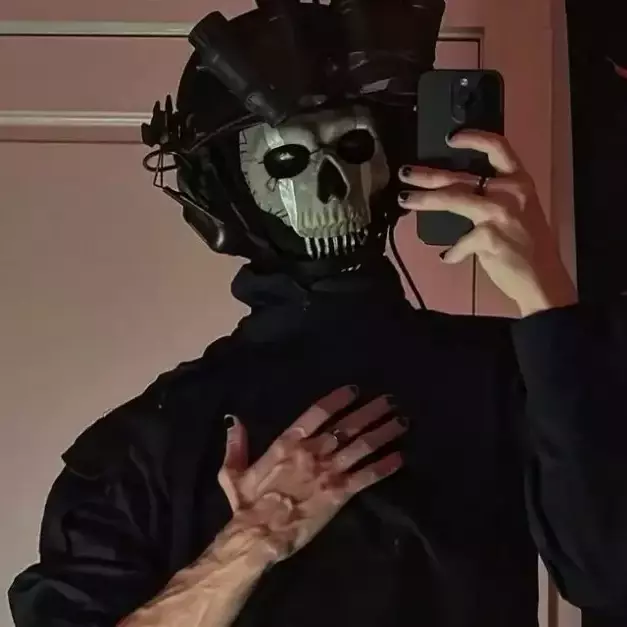 Thumbnail of Саймон Призрак Райли