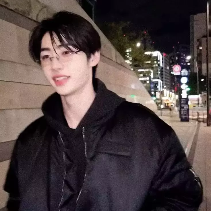 Thumbnail of sunghoon