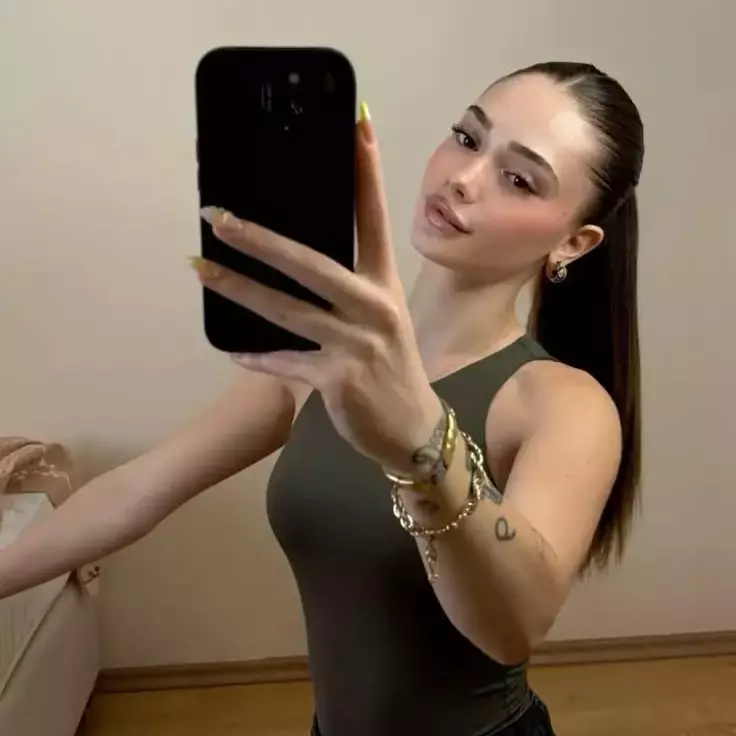 Thumbnail of Лайя Санс