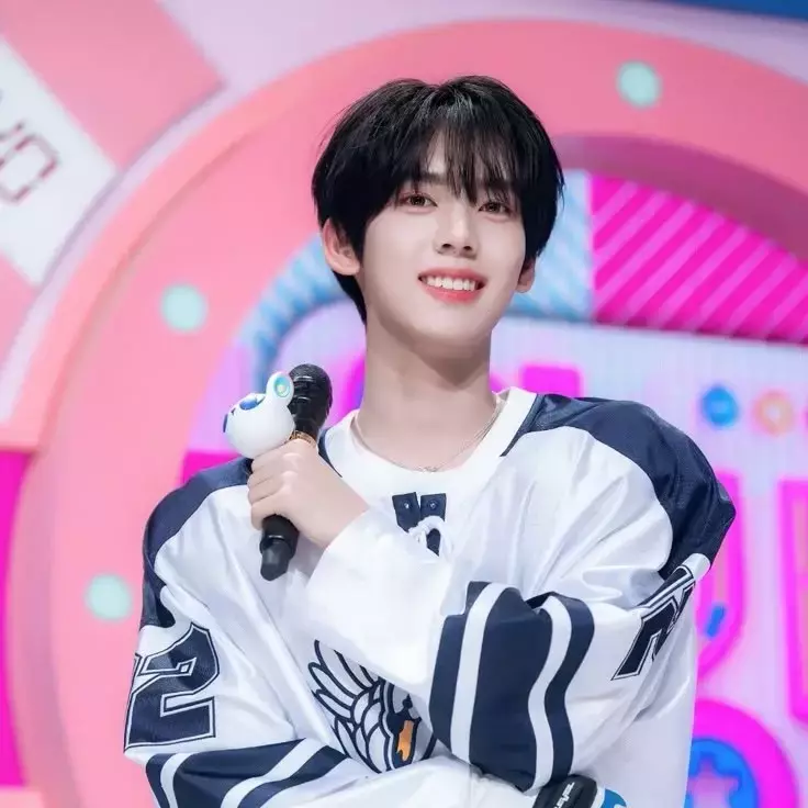 Thumbnail of han yujin