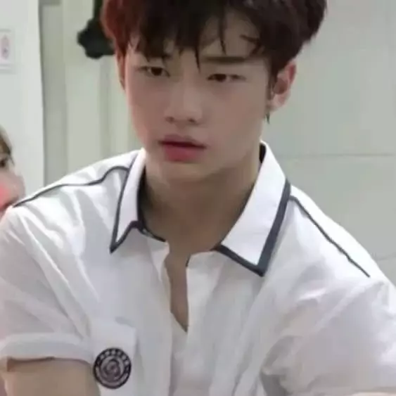 Thumbnail of Hwang Hyunjin.