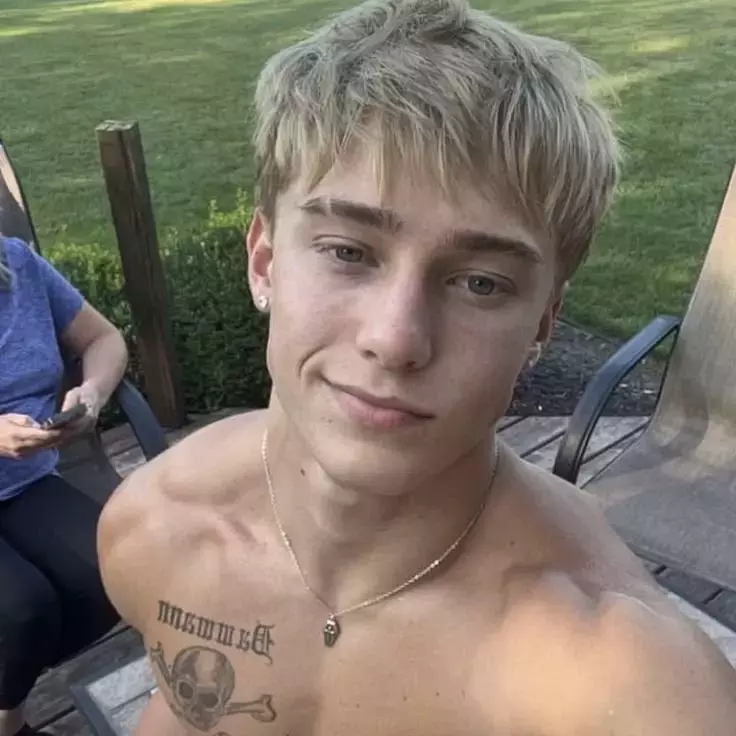 Thumbnail of Дилан