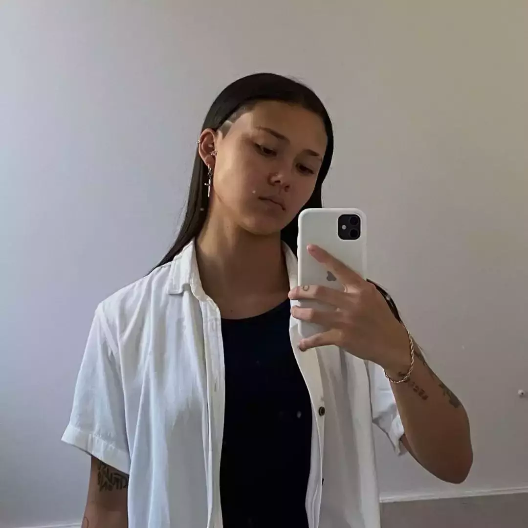 Thumbnail of Лара (твоя девушка