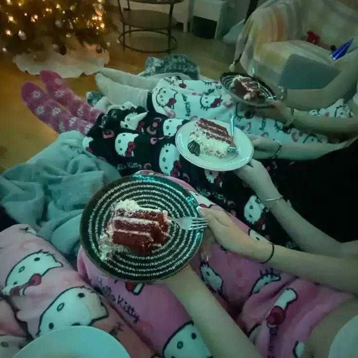 Thumbnail of Девочки ночевки