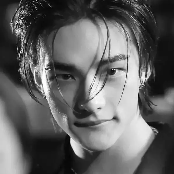 Thumbnail of hwang hyunjin máfia