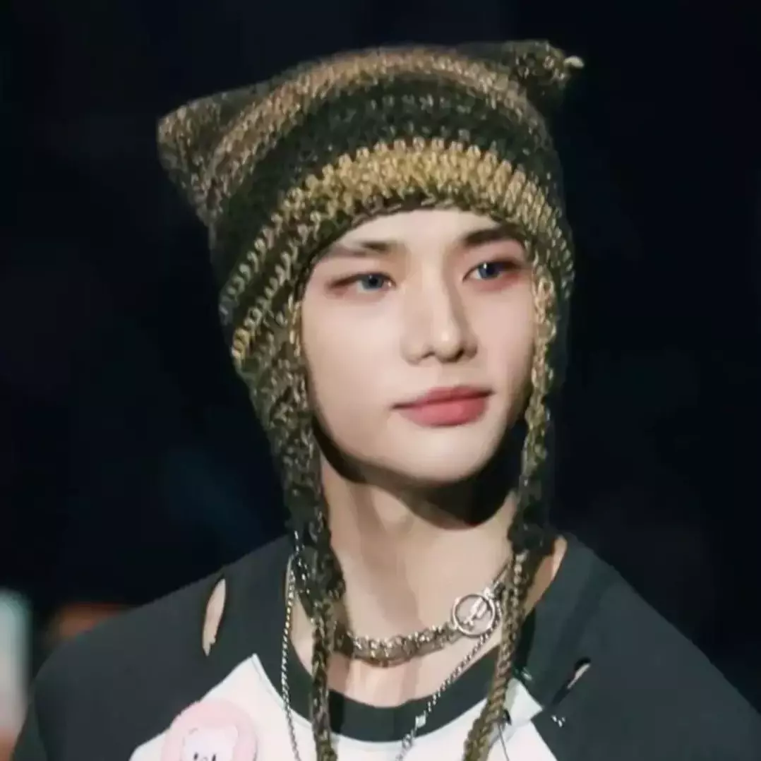 Thumbnail of hwang hyunjin
