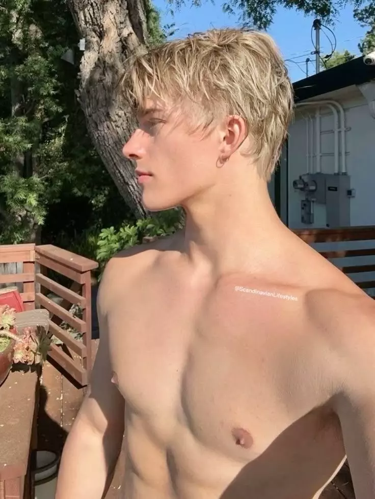 Thumbnail of Теодор...