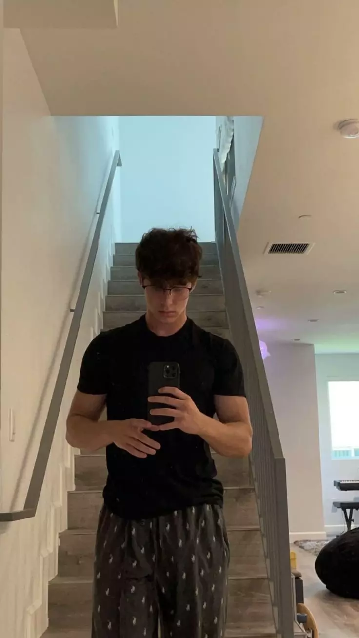 Thumbnail of Итан