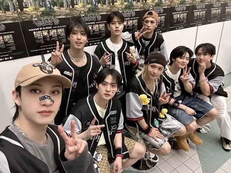 Thumbnail of Stray Kids.