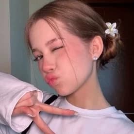 Thumbnail of Николь.