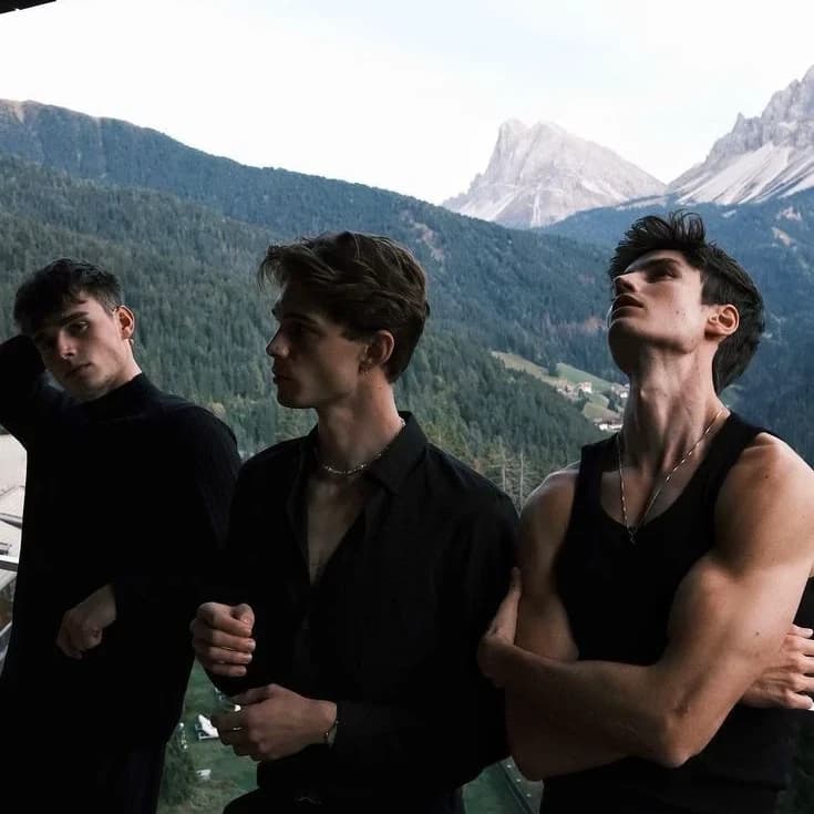 Thumbnail of Трое друзей
