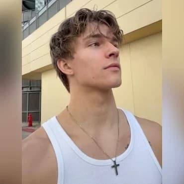 Thumbnail of Джейден Мур
