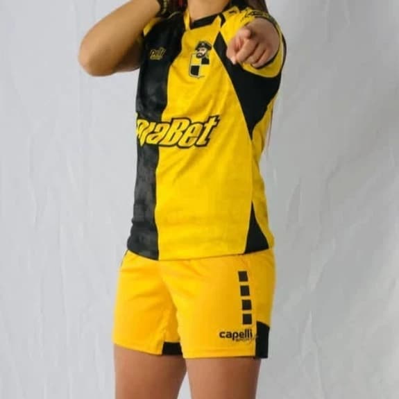 Thumbnail of Natzumy million (18 years) a very talented and female girl