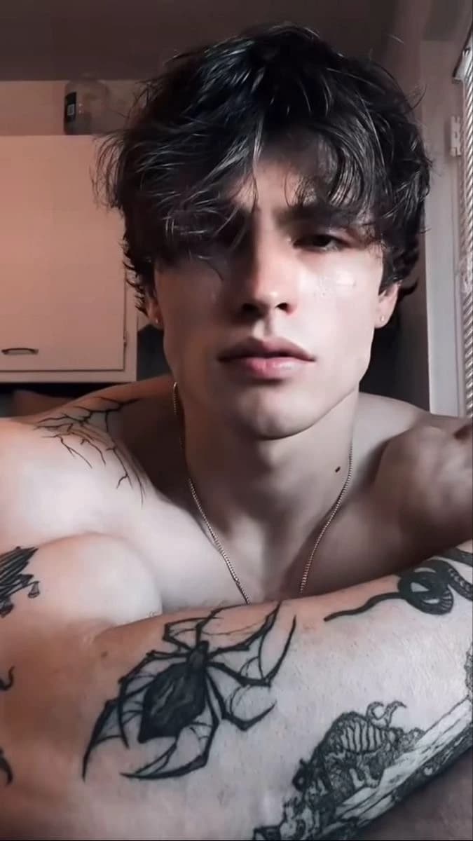 Thumbnail of Алекс..
