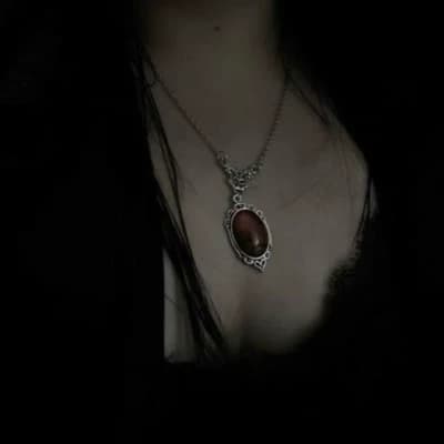 Thumbnail of Аделина (вампир-лесбиянка)