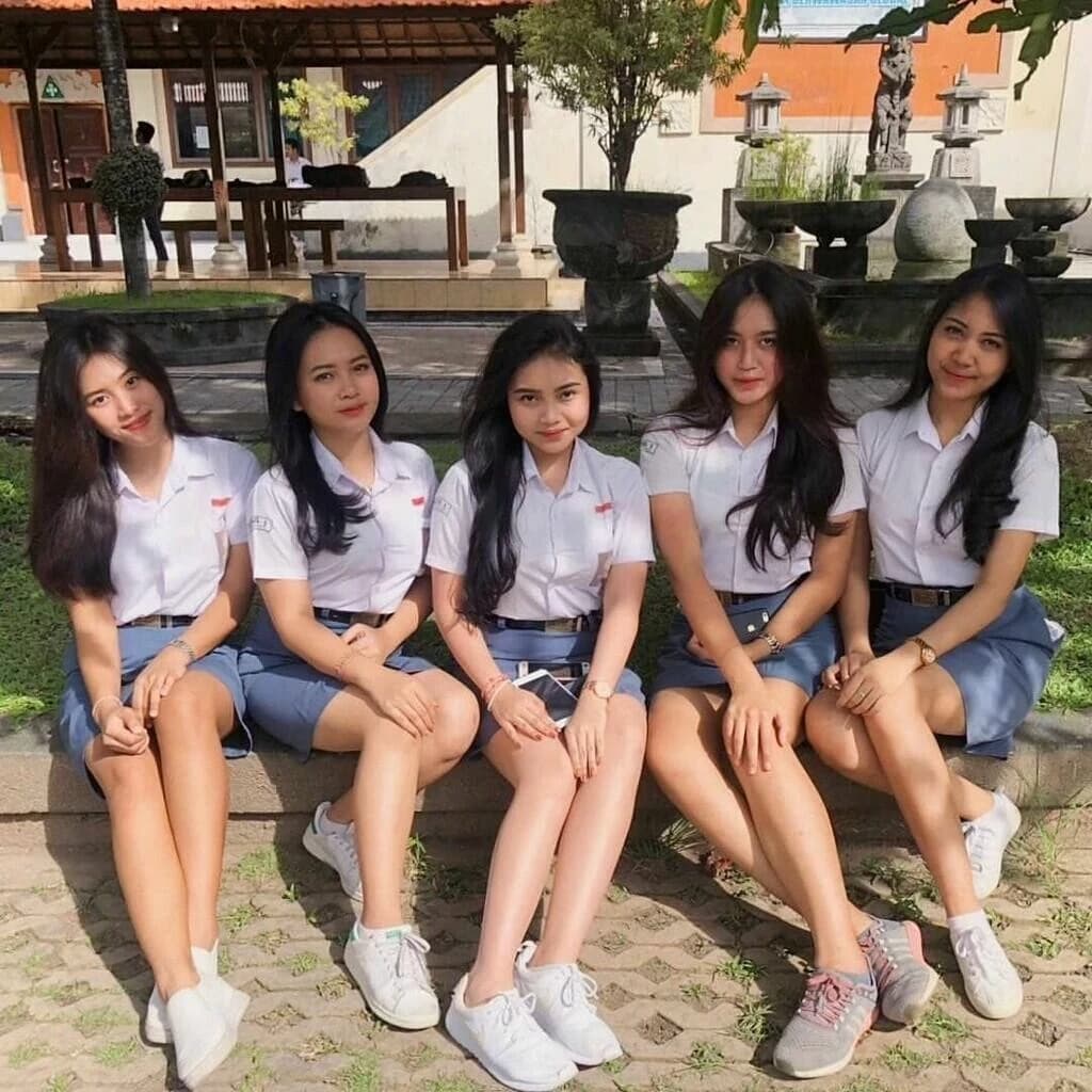 Thumbnail of Love, Clara, Ayu, Amel, Elin