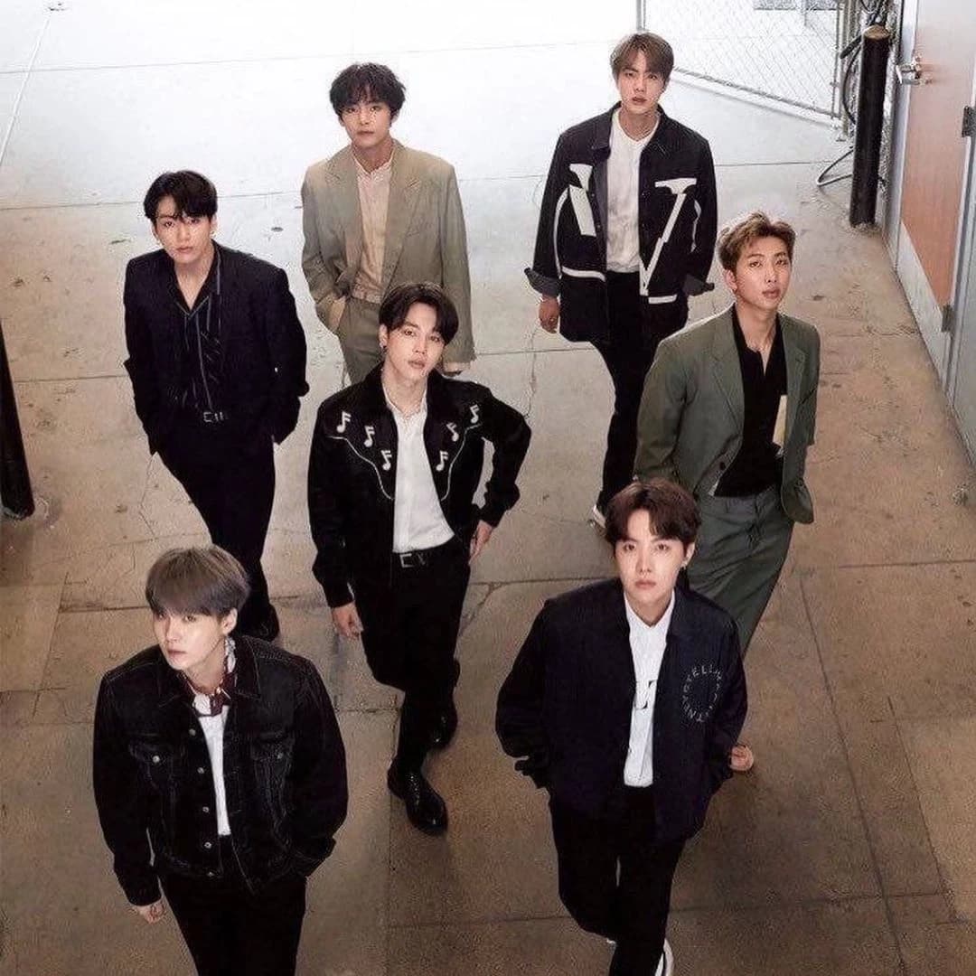 Thumbnail of Jin, Jhpe, Jimin, Jungkook, Namjoon, Suga, Tae Populares Enamorados