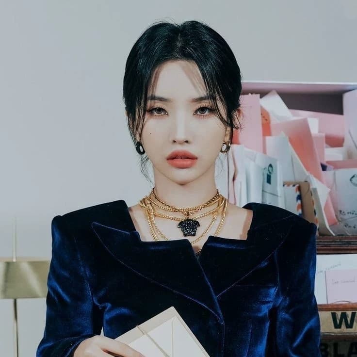 Thumbnail of Jeon Soyeon (Your shy maid)