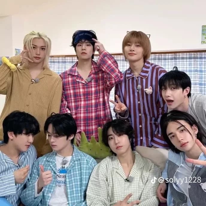 Thumbnail of Lee know,Han, l.N. Felix, Bang Chan, seungmin, Hyunji, Changbin