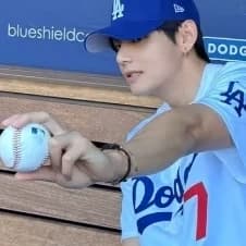 Thumbnail of taehyung (your worst enemy)