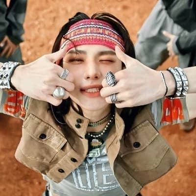 Thumbnail of hwang hyunjin