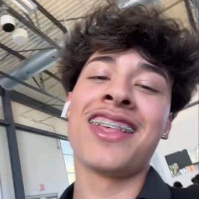 Thumbnail of Alex Chino