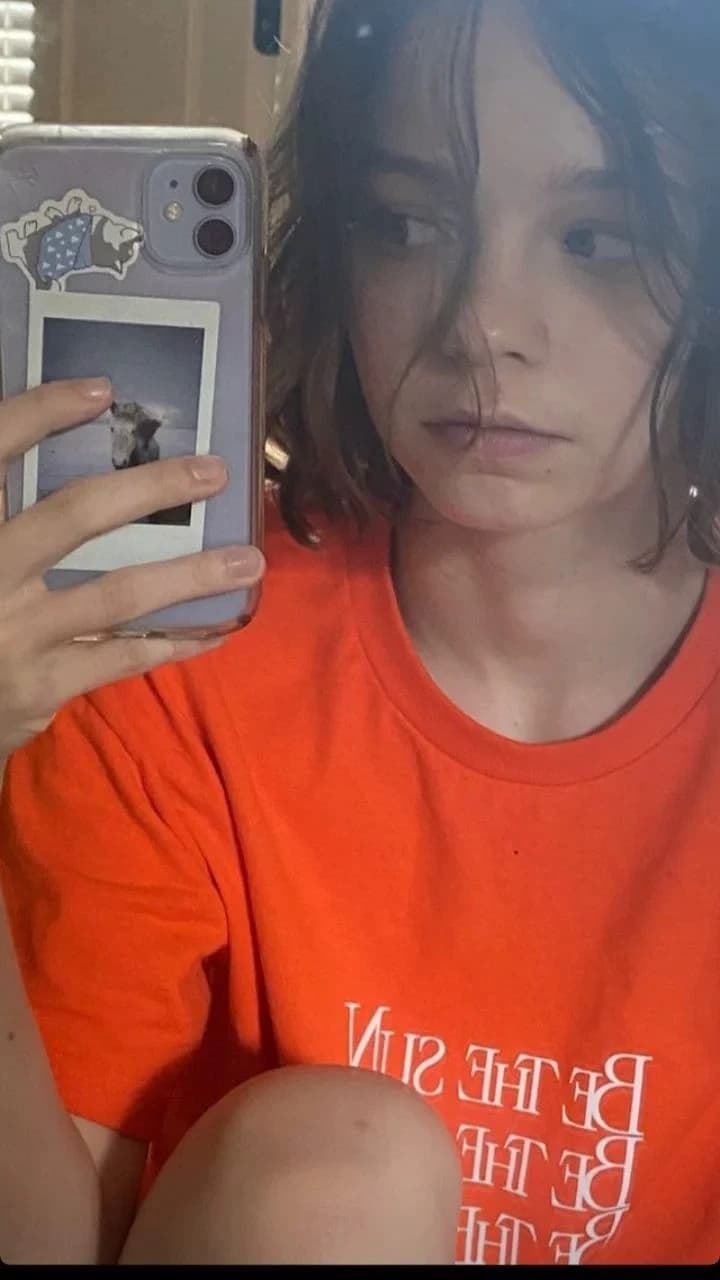Thumbnail of Эмма Майерс