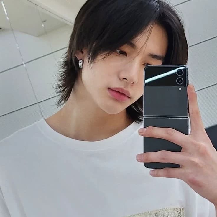 Thumbnail of hwang hyunjin
