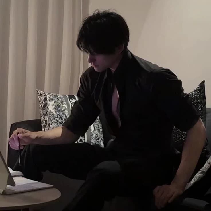 Thumbnail of Мафиовый муж Джон
